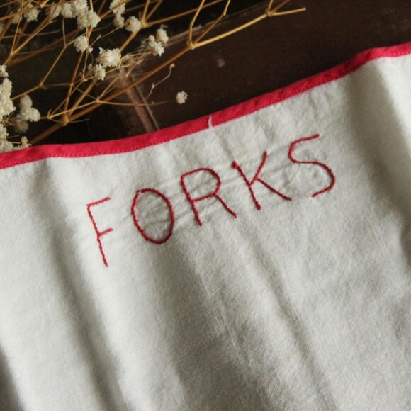 Vintage 1950s Silverware Holder, White And Red Fork Pocket, Kitchen Linens - Picture 8 of 13